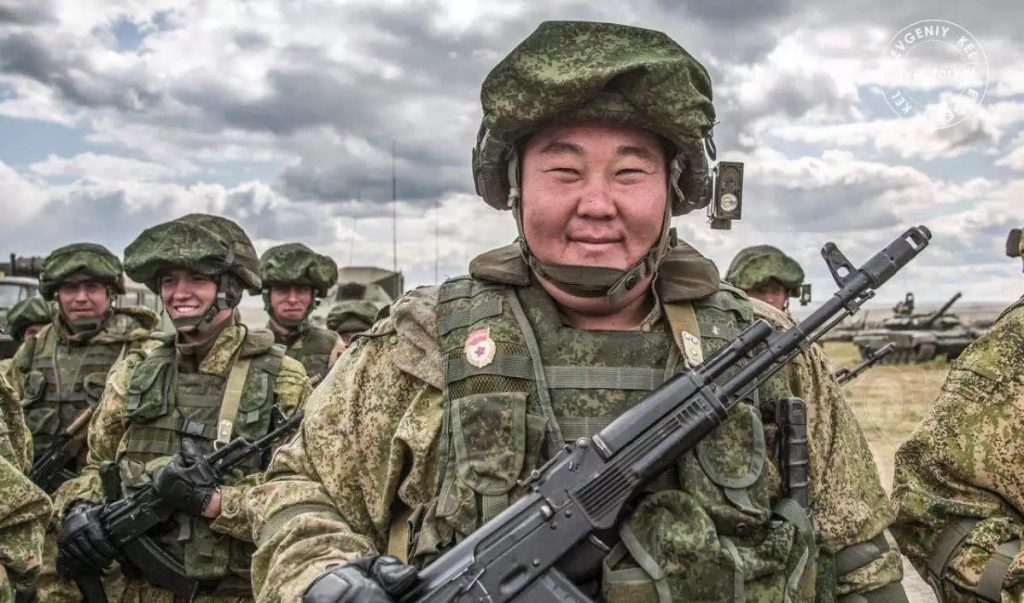 Με τους απογόνους των κατακτητών του Βερολίνου οι Ρώσοι καταδιώκουν τους Ουκρανούς στα περίχωρα της Αβντιίβκα