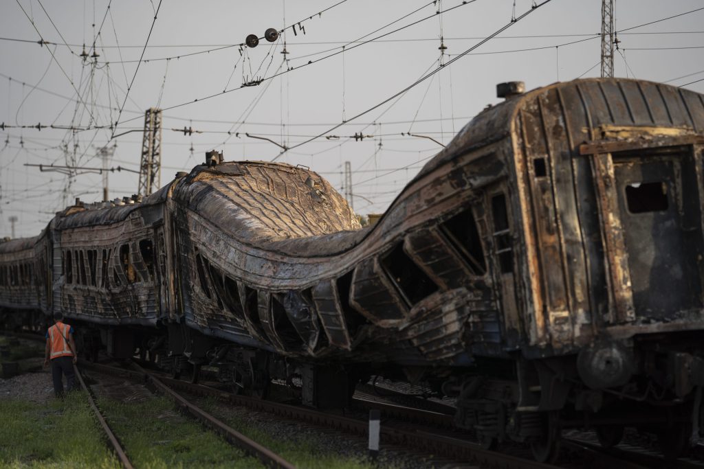 Καταστράφηκε στην Ουκρανία από Ρώσους Spetsnaz τρένο που μετέφερε ελληνικά πυρομαχικά των 155 χλστ.! (upd)