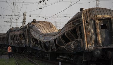 Καταστράφηκε στην Ουκρανία από Ρώσους Spetsnaz τρένο που μετέφερε ελληνικά πυρομαχικά των 155 χλστ.! (upd)