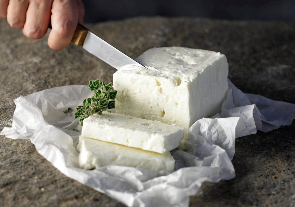 «Καίει» η τιμή της φέτας – Φτάνει μέχρι και τα 15 ευρώ το κιλό