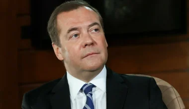 Ν.Μεντβέντεφ: «Αν η Ρωσία ωθηθεί πίσω στα σύνορά της του 1991 θα έχουμε ολοκληρωτικό πυρηνικό πόλεμο»