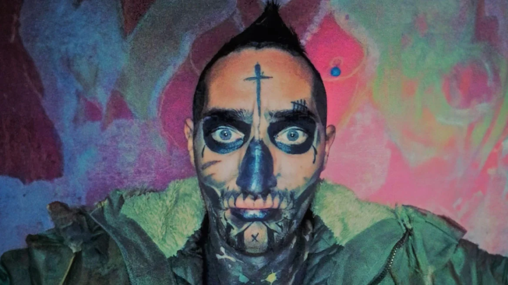 Κύπρος: Ο 40χρονος Λιθουανός που έχει τατουάζ σε όλο του το πρόσωπο και καταζητείται από την Αστυνομία (φώτο)