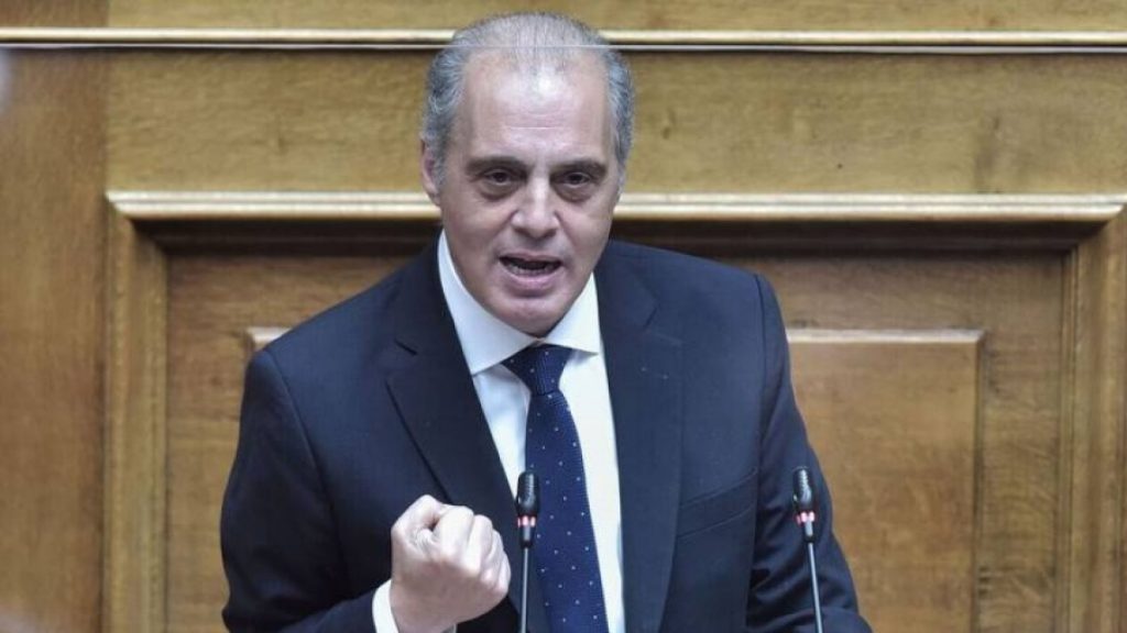 Κ.Βελόπουλος: «Ντροπή στον υπουργό και στη Νέα Δημοκρατία που ανήρτησαν τιμοκατάλογο χειρουργικών επεμβάσεων»