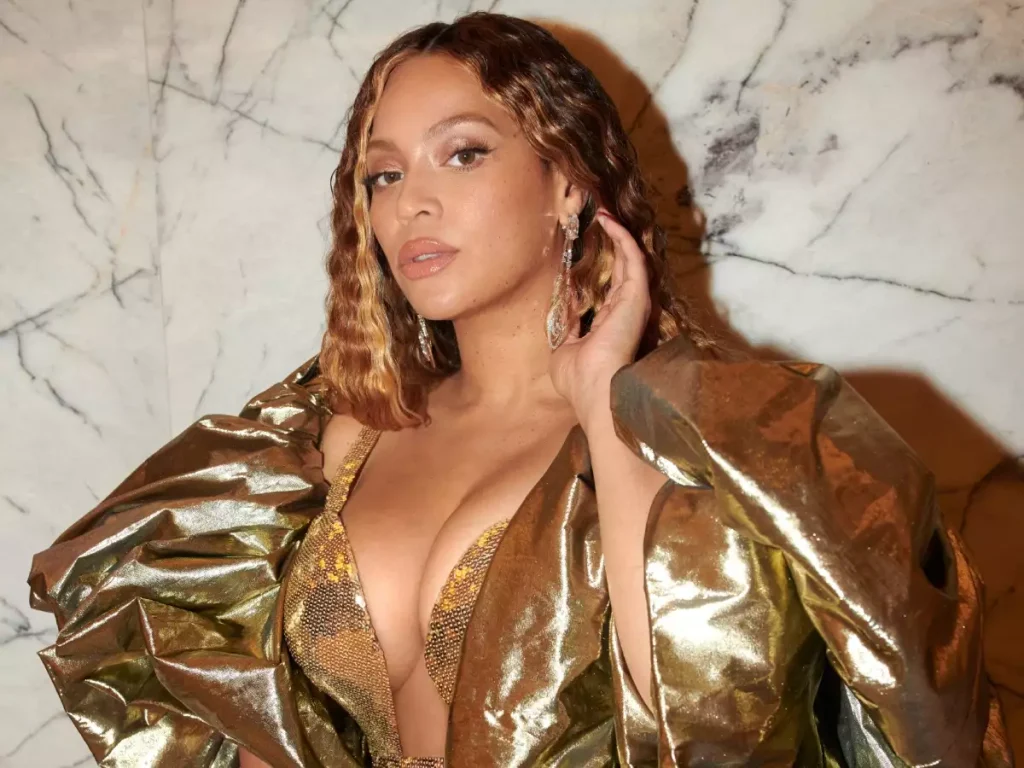 Μπιγιόνσε: «Ο πατέρας μου έβαζε λάδι στο τριχωτό του κεφαλιού μου για να θεραπεύσει την ψωρίασή μου»