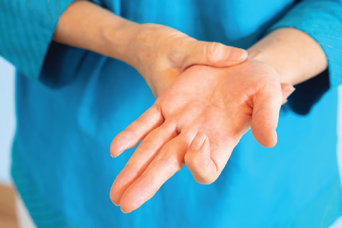 Εκτινασσόμενος δάκτυλος: Όσα πρέπει να γνωρίζετε για μια από τις συχνότερες νόσους των χεριών