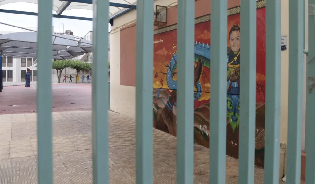 Βόλος: Μαθητής Γυμνασίου με εξωσχολικούς «έσπασαν» στο ξύλο μαθητές Λυκείου επειδή τον «κάρφωσαν»
