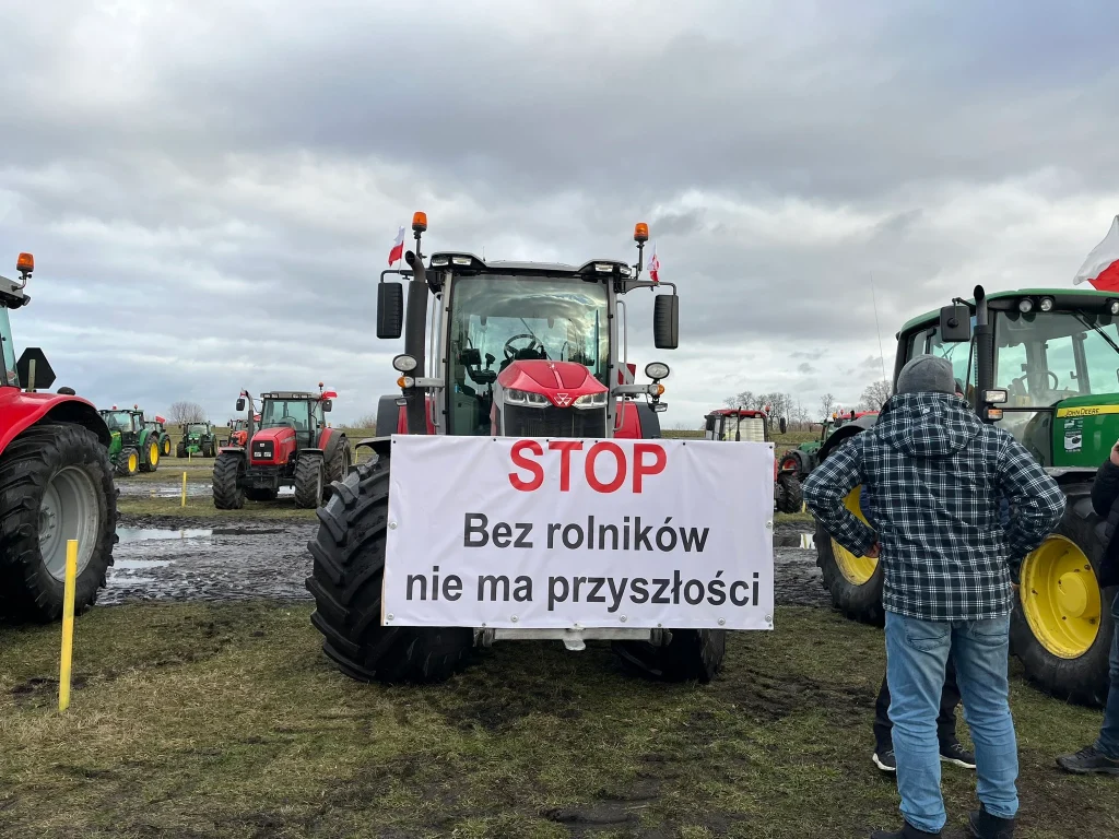 Πολωνία: Κλιμακώνουν τις κινητοποιήσεις τους οι αγρότες – Κλείνουν τα σύνορα με την Ουκρανία