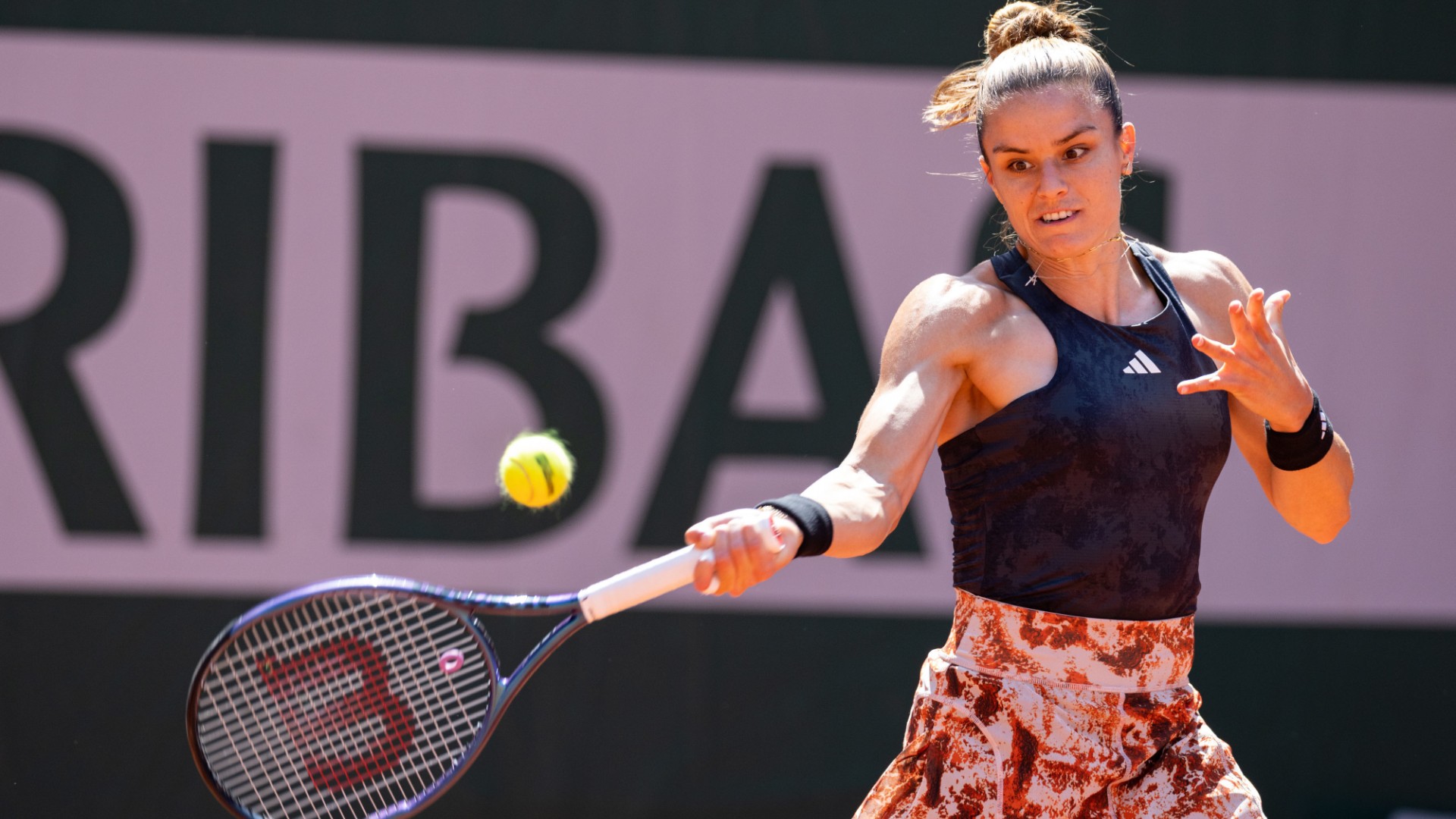 Η Μ.Σάκκαρη επικράτησε της Ναβάρο με 2-0 σετ στον τρίτο γύρο του Ντουμπάι και επέστρεψε στο top 10