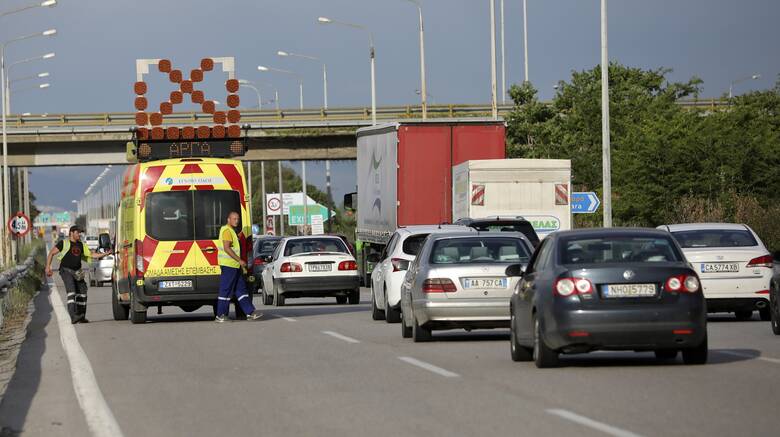 Καραμπόλα έξι οχημάτων στην Περιφερειακή οδό Θεσσαλονίκης – Μποτιλιάρισμα στο σημείο