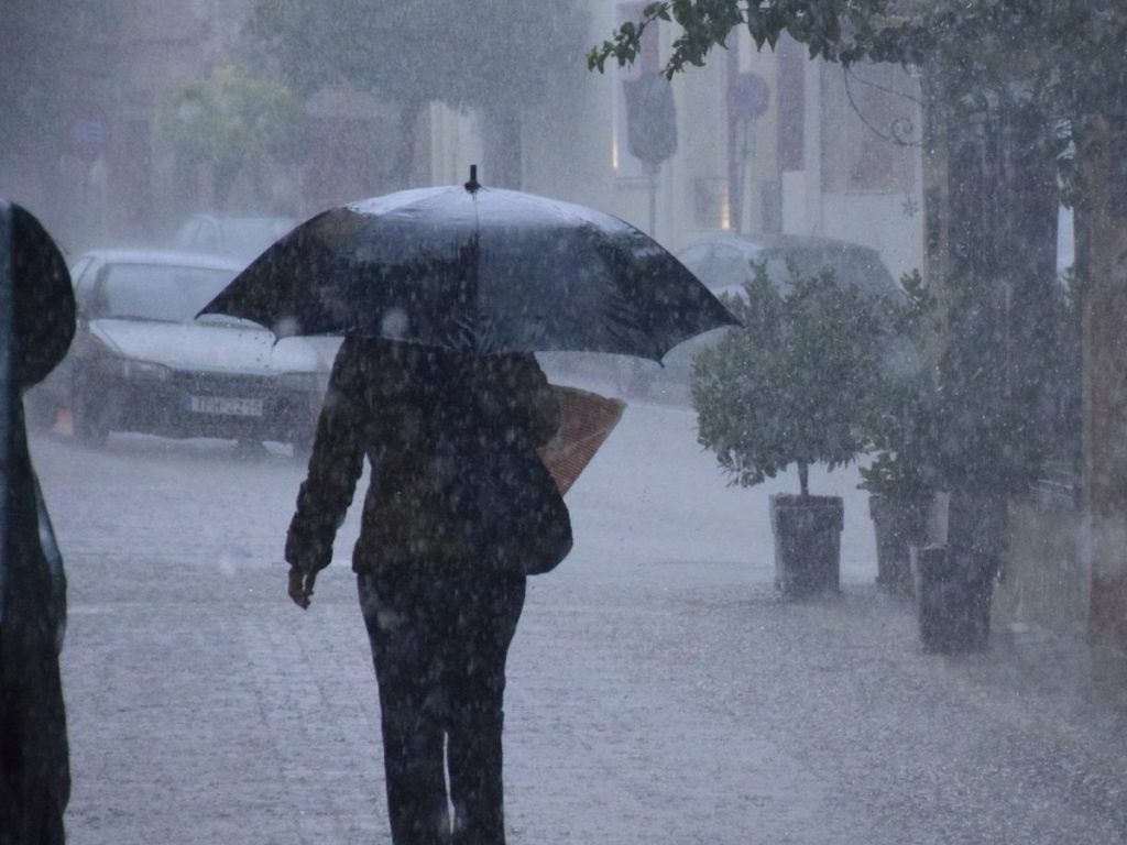 Καιρός: Με βροχές και καταιγίδες η σημερινή μέρα – Η πρόγνωση της ΕΜΥ για όλη τη χώρα
