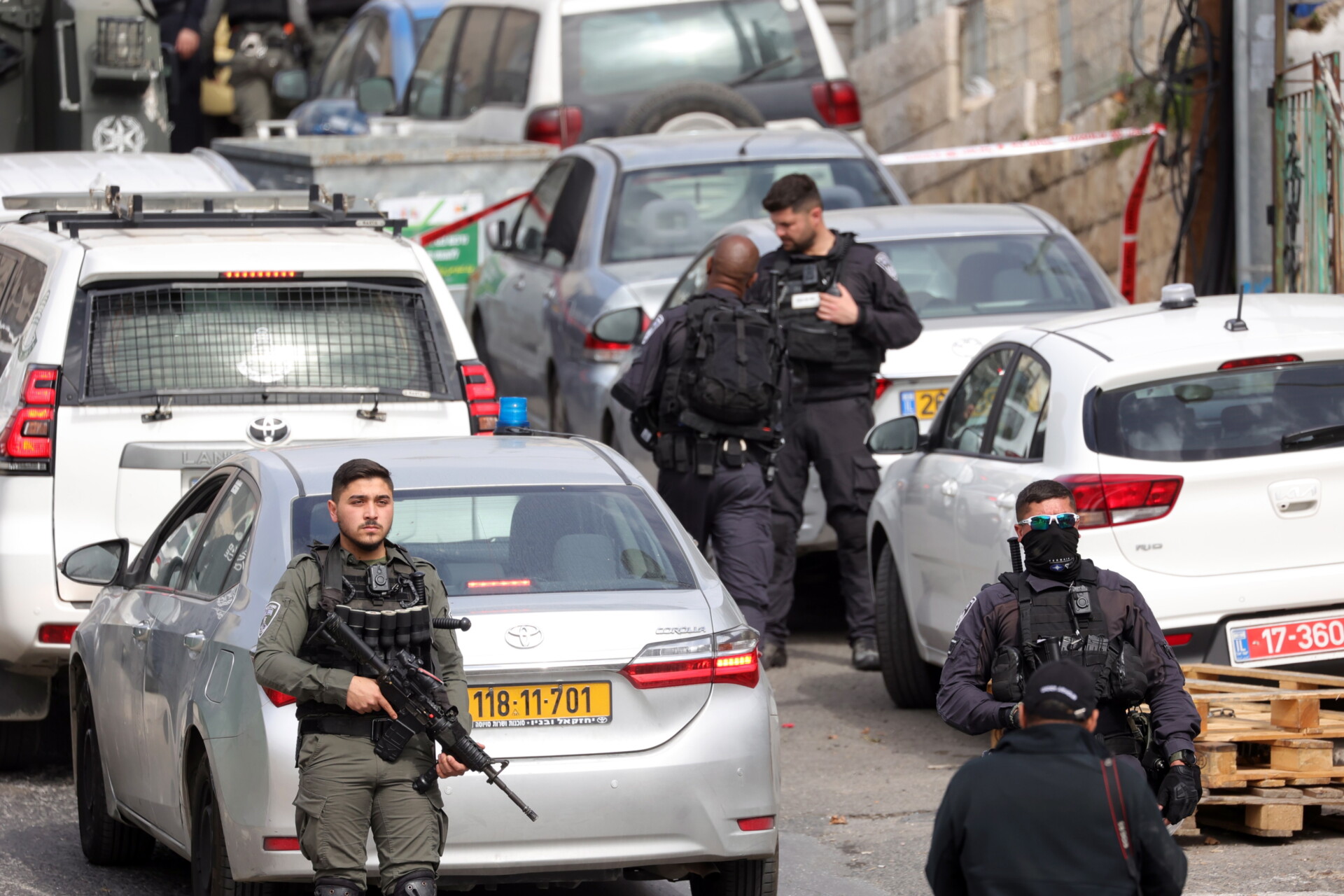 Ιερουσαλήμ: Επίθεση ενόπλων σε αυτοκινητόδρομο – Ένας νεκρός και οκτώ τραυματίες