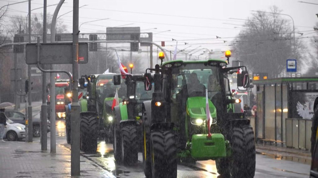 Πολωνία: Η κυβέρνηση ανησυχεί ότι αγρότες από την Ρωσία προσπαθούν να επηρεάσουν τις κινητοποιήσεις