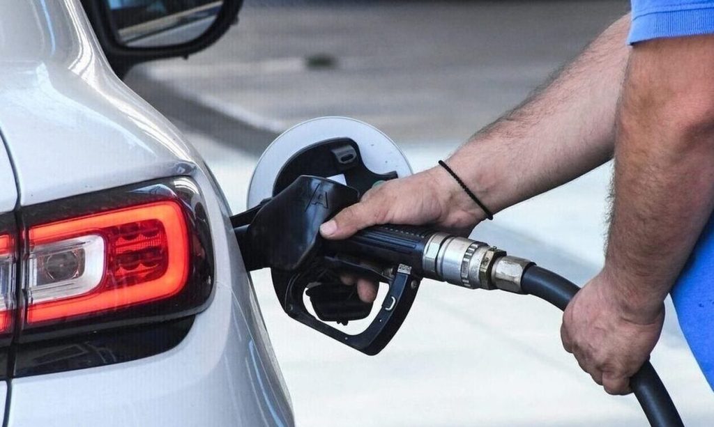 Νέες αυξήσεις στην τιμή της βενζίνης – Πού ξεπέρασε τα 2 ευρώ το λίτρο (πίνακας)
