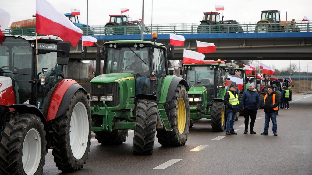 Πολωνία: Αγρότες απέκλεισαν σημαντικό μεθοριακό πέρασμα με τη Γερμανία