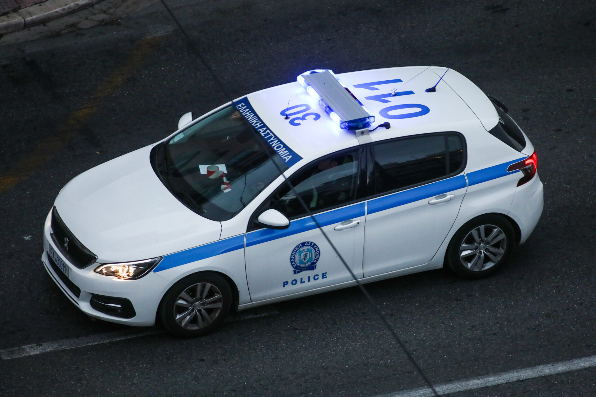 Θεσσαλονίκη: Σε φυλάκιση εννέα μηνών ο οδηγός που έβρισε και χτύπησε αστυνομικό – Η κατάθεση του αστυνομικού