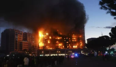 Ισπανία: Πυρκαγιά σε πολυκατοικία στη Βαλένθια – Τουλάχιστον τέσσερις νεκροί και 14 τραυματίες
