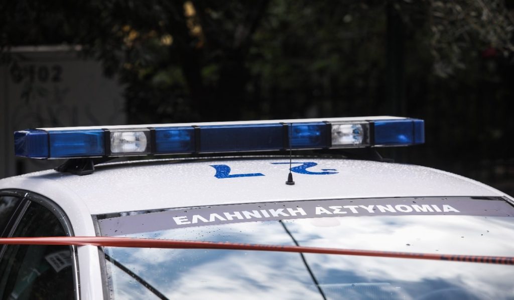 Θεσσαλονίκη: 42χρονος μαχαίρωσε στον λαιμό τη σύζυγό του μέσα σε αυτοκίνητο