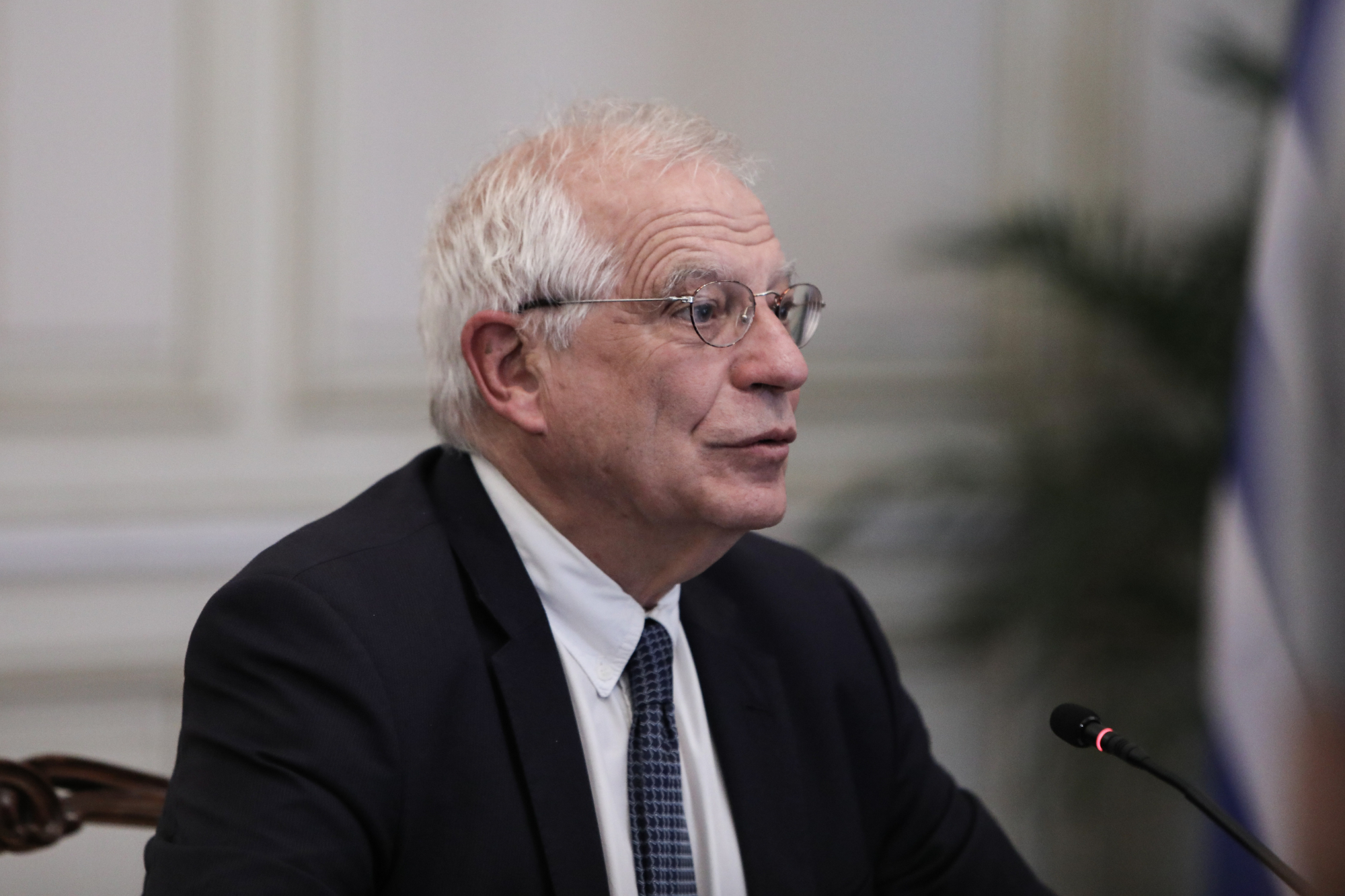 Ζ.Μπορέλ: «Τα κράτη μέλη της ΕΕ να κάνουν περισσότερα ως προς τις παραδόσεις πυρομαχικών στην Ουκρανία»