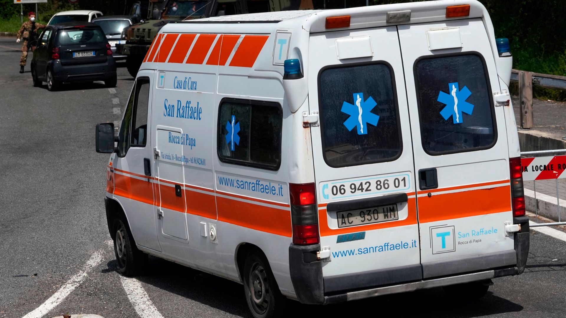 Φρικτό τροχαίο στην Ιταλία: 17χρονος έχασε την ζωή του όταν παρασύρθηκε από φορτηγό – Τραυματίστηκε και η αδερφή του