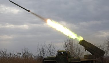 Βρετανία: Θα επενδύσει σχεδόν 250 εκατ. στερλίνες για το ουκρανικό πυροβολικό