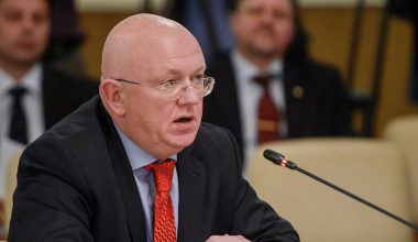 Ο Ρώσος εκπρόσωπος στον ΟΗΕ ειρωνεύεται την «ομοφωνία» ΕΕ και ΗΠΑ
