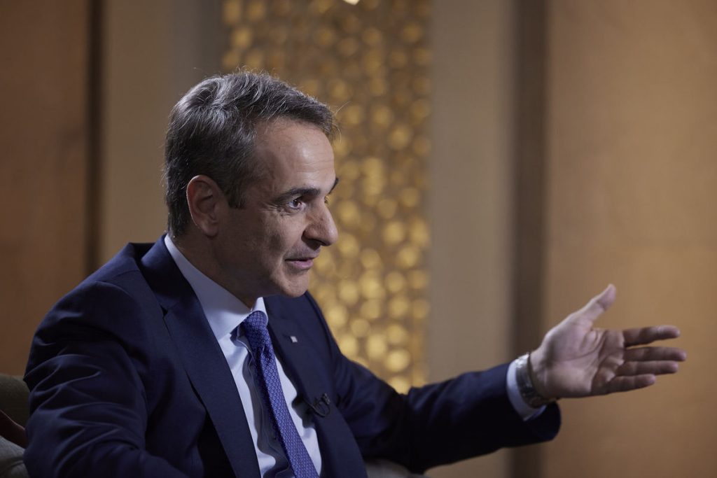 Η κυβέρνηση Μητσοτάκη συμφώνησε να φέρει για εργασία στην Ελλάδα 40.000 αλλοδαπούς από έξι χώρες!