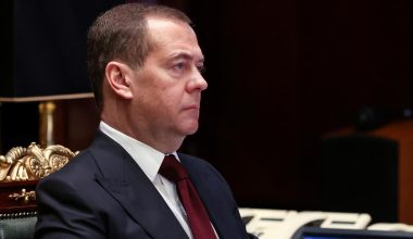Ν.Μεντβέντεφ: «Η Ρωσία θα πάρει εκδίκηση για τις νέες δυτικές κυρώσεις»