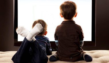 Νέα μελέτη: H παθητική τηλεόραση επιβραδύνει τη γλωσσική ανάπτυξη των παιδιών