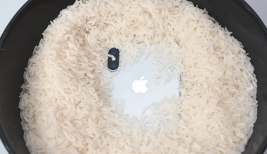 Η Apple κατέρριψε τον μύθο για το ρύζι – «Μπορεί να προκαλέσει ζημιά στο iPhone σας»