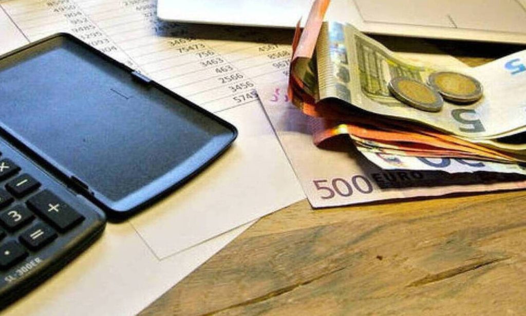 Δείτε ποιες είναι οι τέσσερις φορο-εκπτώσεις για τους νέους επαγγελματίες – Ποιους αφορά