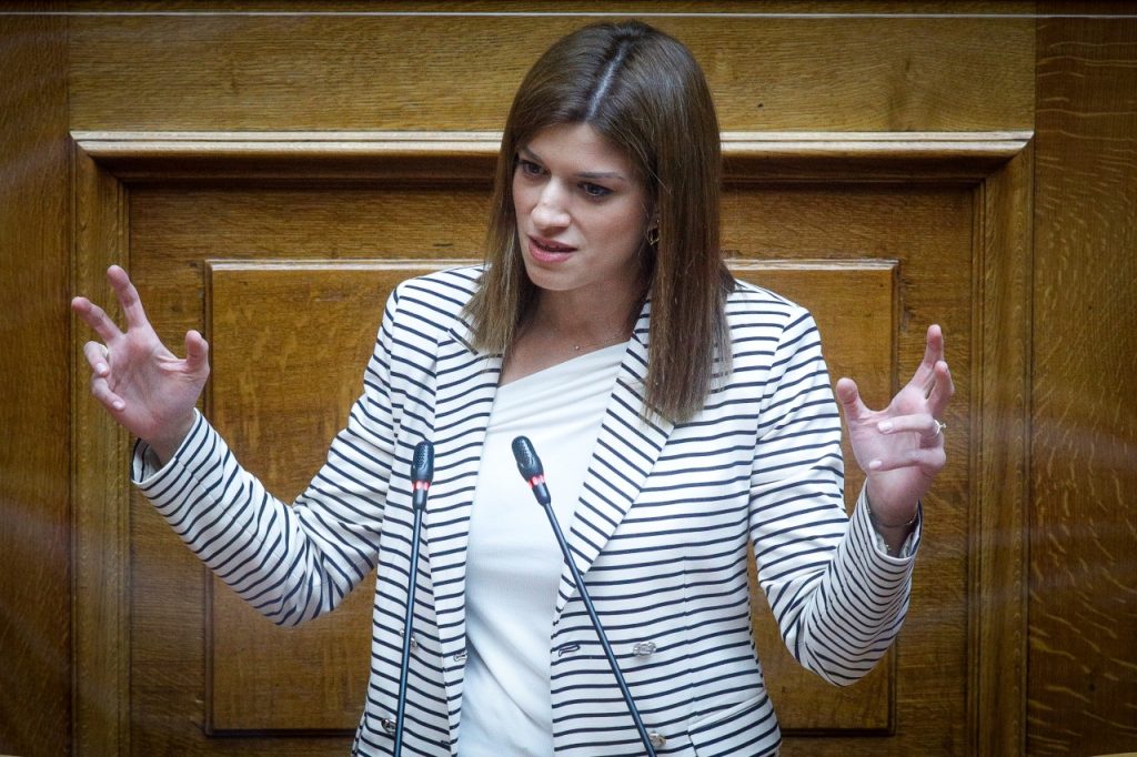 Αποδοκιμασίες στην ομιλία της Κ.Νοτοπούλου: «Ο ΣΥΡΙΖΑ με τον Α.Τσίπρα πρωθυπουργό έγινε από παρένθεση κανόνας»