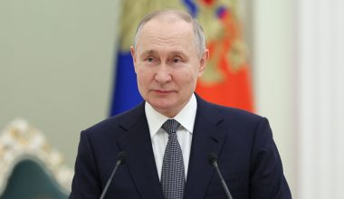 World of Statistics: «Το 79% των Ρώσων θεωρεί τον Β.Πούτιν κορυφαίο ηγέτη»