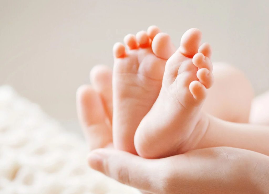 Επίδομα γέννησης: Την Τετάρτη στη Βουλή η ρύθμιση