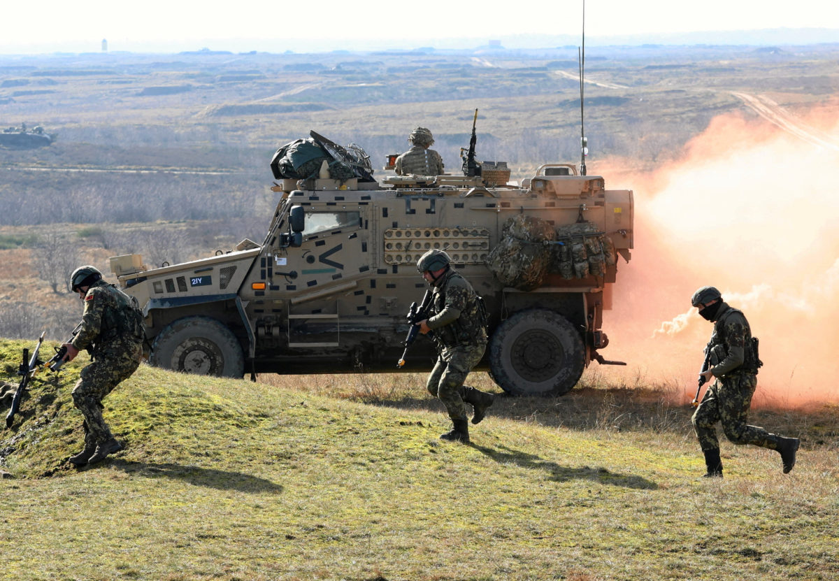 ΝΑΤΟ: «Δεν υπάρχει κανένα σχέδιο για αποστολή στρατευμάτων μάχης στην Ουκρανία»