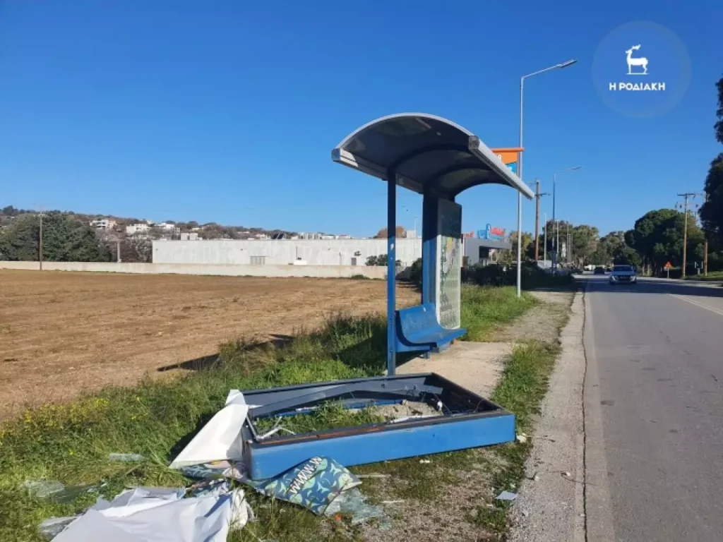 Ρόδος: Κατέληξε ο 18χρονος οδηγός μηχανής που «καρφώθηκε» σε στάση λεωφορείου