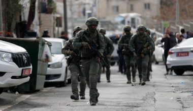 Δυτική Όχθη: Νεκροί τρεις Παλαιστίνιοι από επιδρομή του ισραηλινού Στρατού στον καταυλισμό Φαράα (βίντεο)