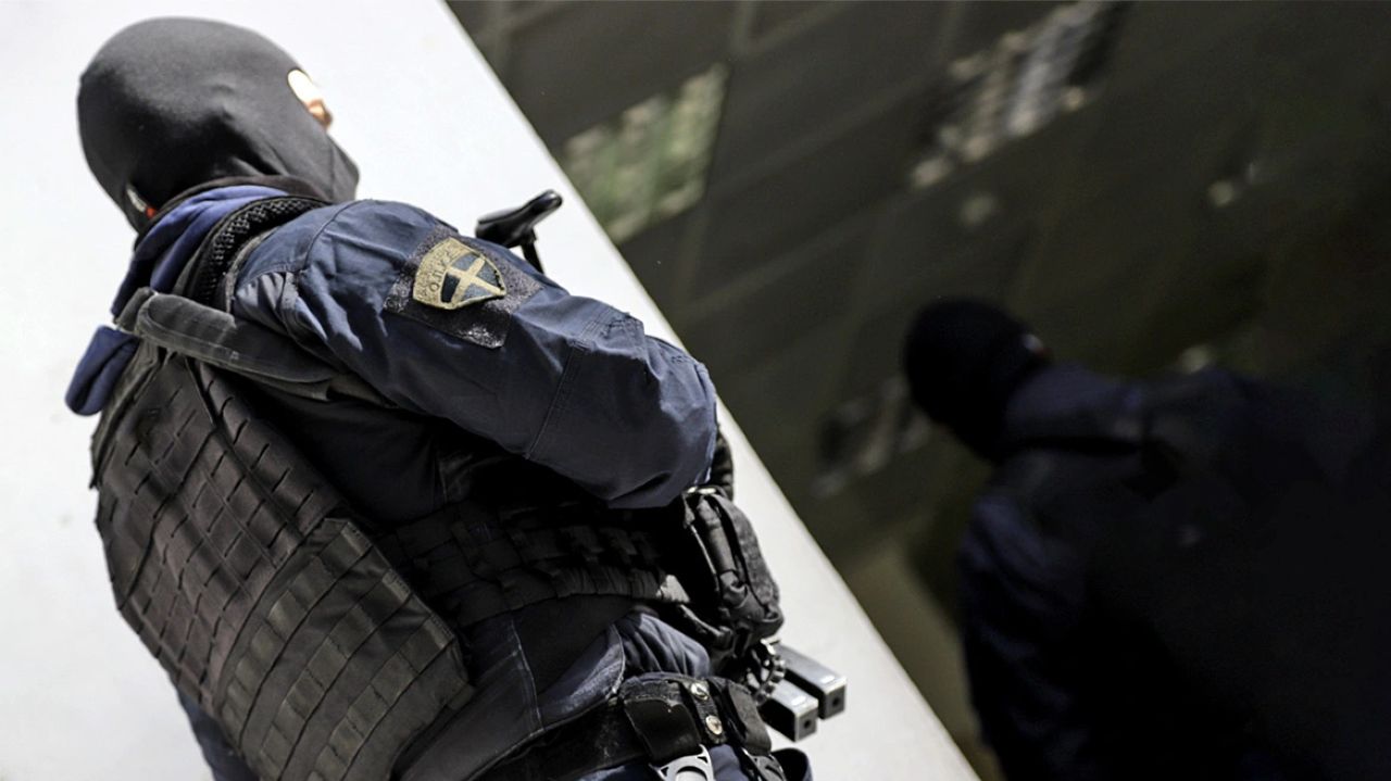 Ποινική δίωξη για τους 10 συλληφθέντες για τρομοκρατία