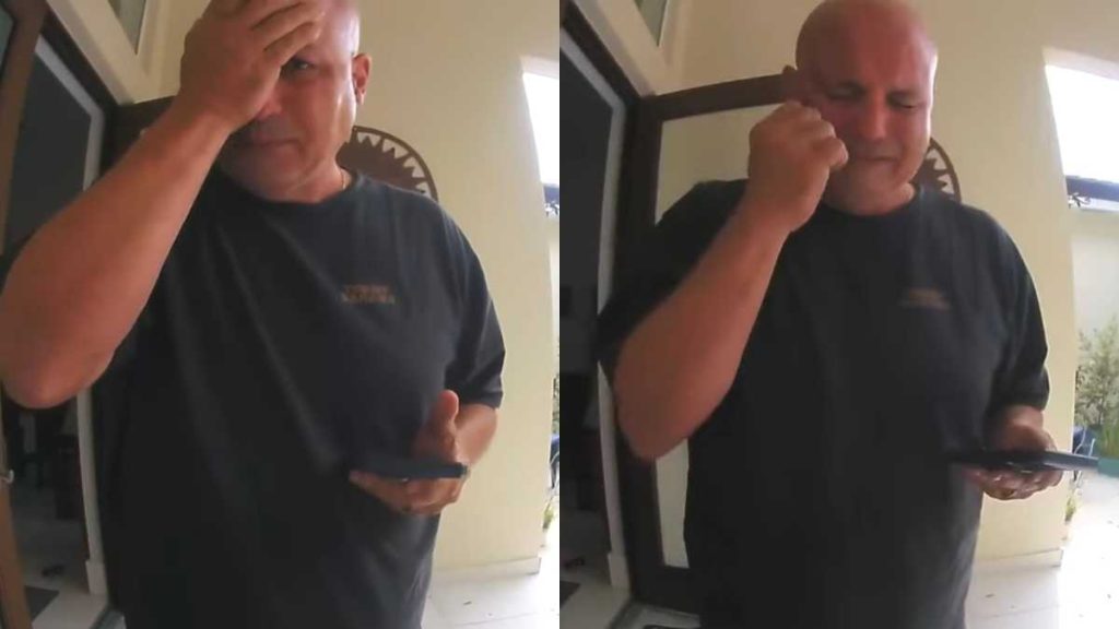 ΗΠΑ: Η στιγμή που πατέρας ανακοινώνει μέσω θυροτηλεφώνου ότι σκότωσε τον γιο του – «Δεν αναπνέει» (βίντεο)