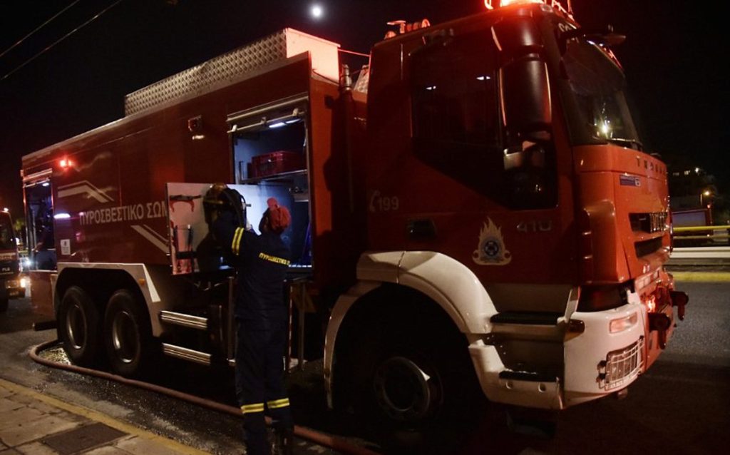 Ιωάννινα: Επιχείρηση της πυροσβεστικής για απομάκρυνση χημικής ουσίας που έριξε άγνωστος σε σπίτι