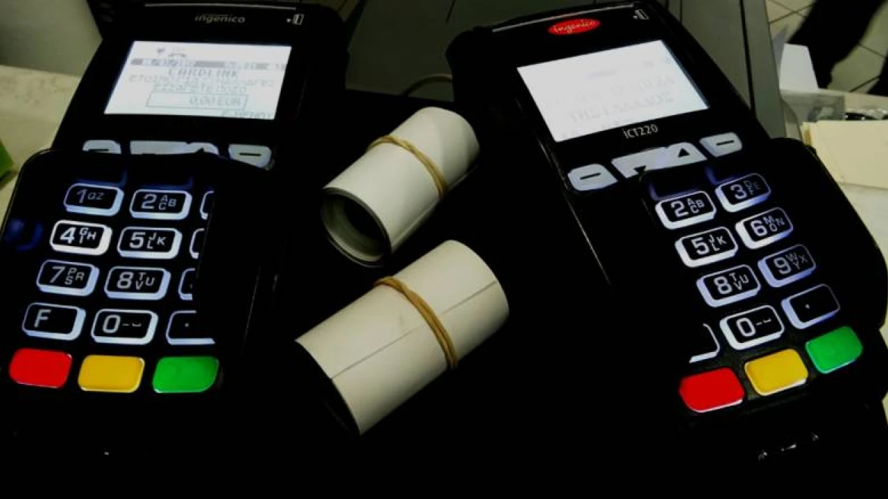 Το υπ.Οικονομικών δίνει παράταση για 1+1 μήνα για τη διασύνδεση των POS με τις ταμειακές μηχανές