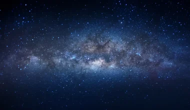 Παράξενο γαλαξία ηλικίας 13 δισεκατομμυρίων ετών που δεν έπρεπε να υπάρχει ανακάλυψε το «James Webb» της NASA