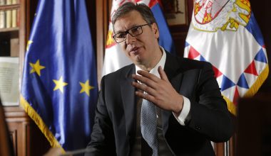Η Σερβία δεν προσυπογράφει τη διακήρυξη της ΕΕ για Ναβάλνι και παράταση κυρώσεων σε Ρωσία