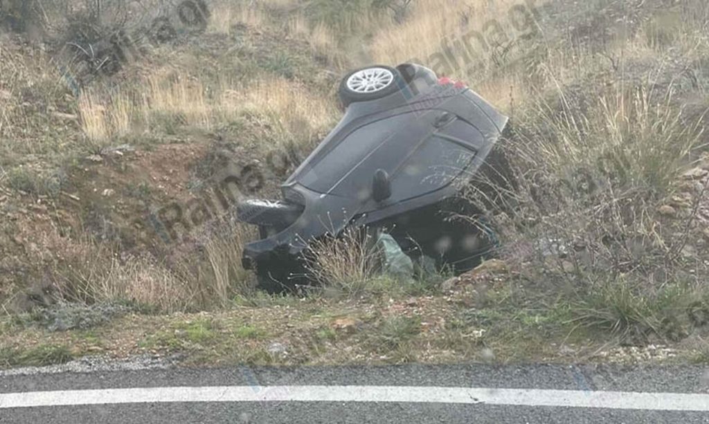 Τροχαίο ατύχημα στο Πικέρμι: Αυτοκίνητο αναποδογύρισε και έπεσε σε χαντάκι (φώτο)