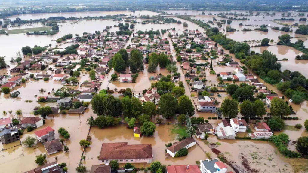 Θεσσαλία: Συνεχίζονται οι καταβολές της πρώτης αρωγής για τους πλημμυροπαθείς