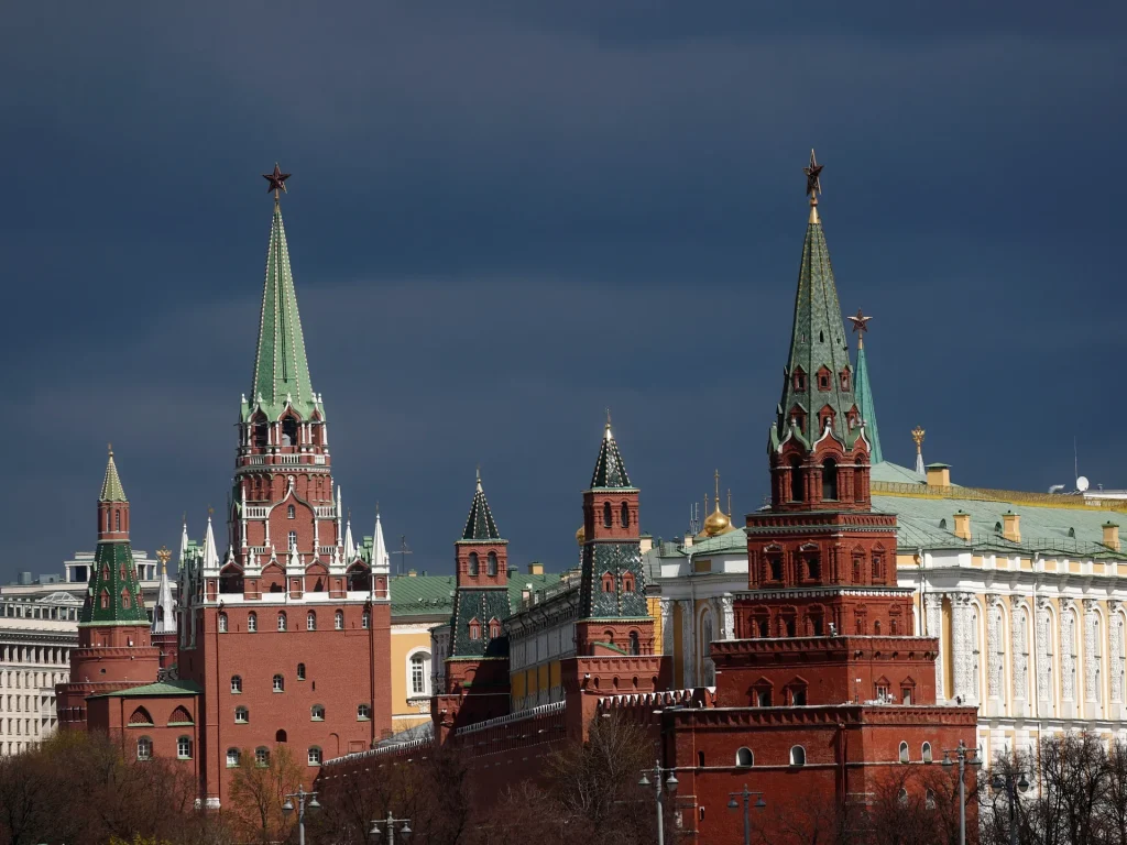 Κρεμλίνο: Προειδοποιεί το Λονδίνο για τη χρήση βρετανικών όπλων εναντίον ρωσικού εδάφους