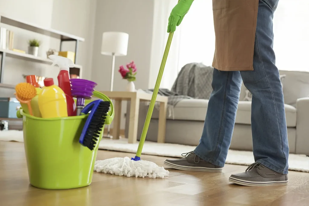 Ειδικός αποκαλύπτει: Αυτό είναι το κόλπο για να καθαρίσουν τα «δύσκολα» μέρη του σπιτιού