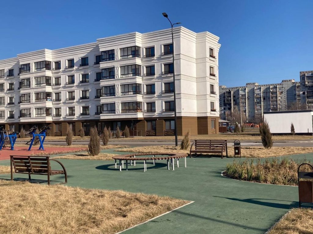 Η Μαριούπολη ανακατασκευάζει το παραλιακό μέτωπο – Ετοιμάζεται για την καλοκαιρινή σεζόν! (βίντεο)