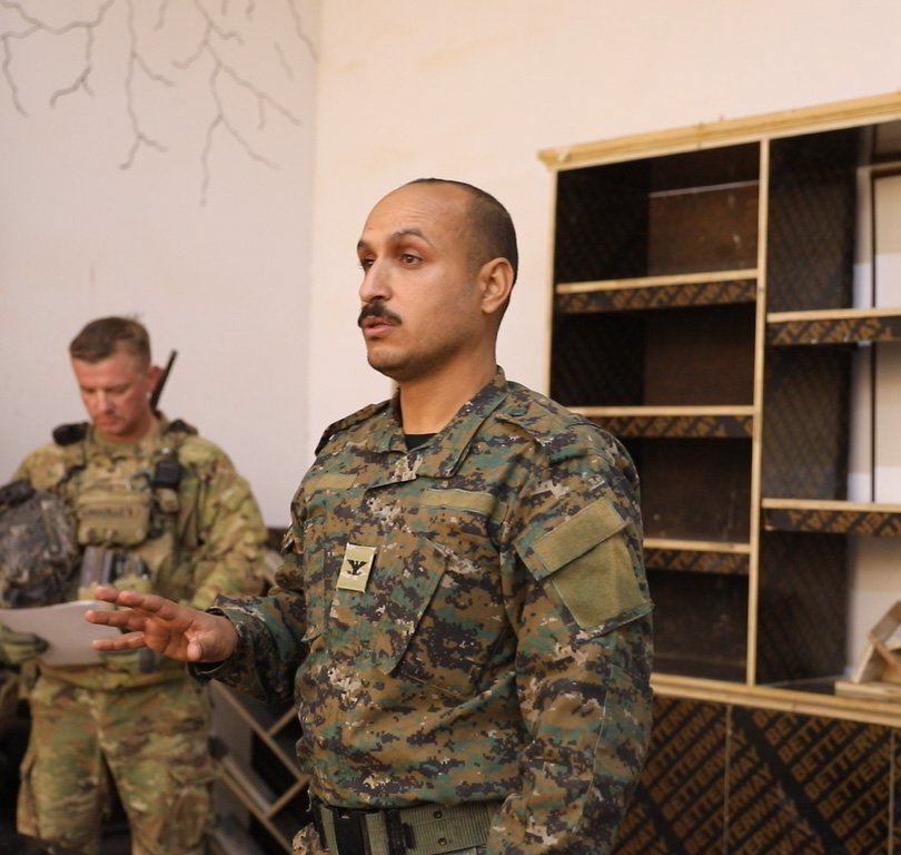 Οι ΗΠΑ έθεσαν ως επικεφαλής του Ελεύθερου Συριακού Στρατού έναν πρώην διοικητή του ISIS!