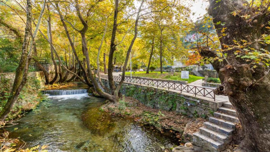 Οι 4+1 προορισμοί κοντά στην Αθήνα που αποτελούν την ιδανική επιλογή για μια μονοήμερη εκδρομή