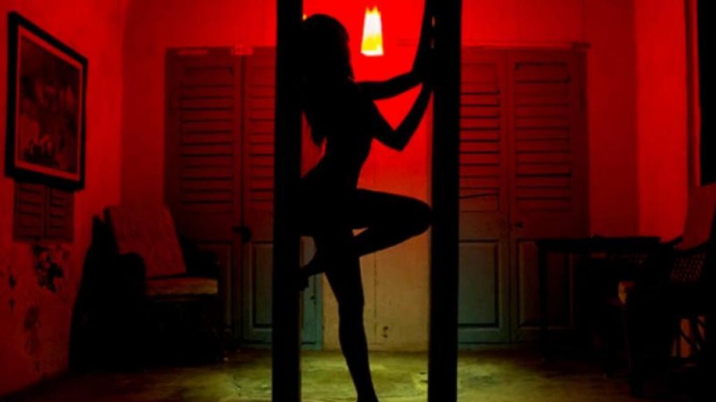 Αθήνα: Έλεγχοι σε 5 πέντε παράνομους οίκους ανοχής – Συνελήφθησαν 11 γυναίκες